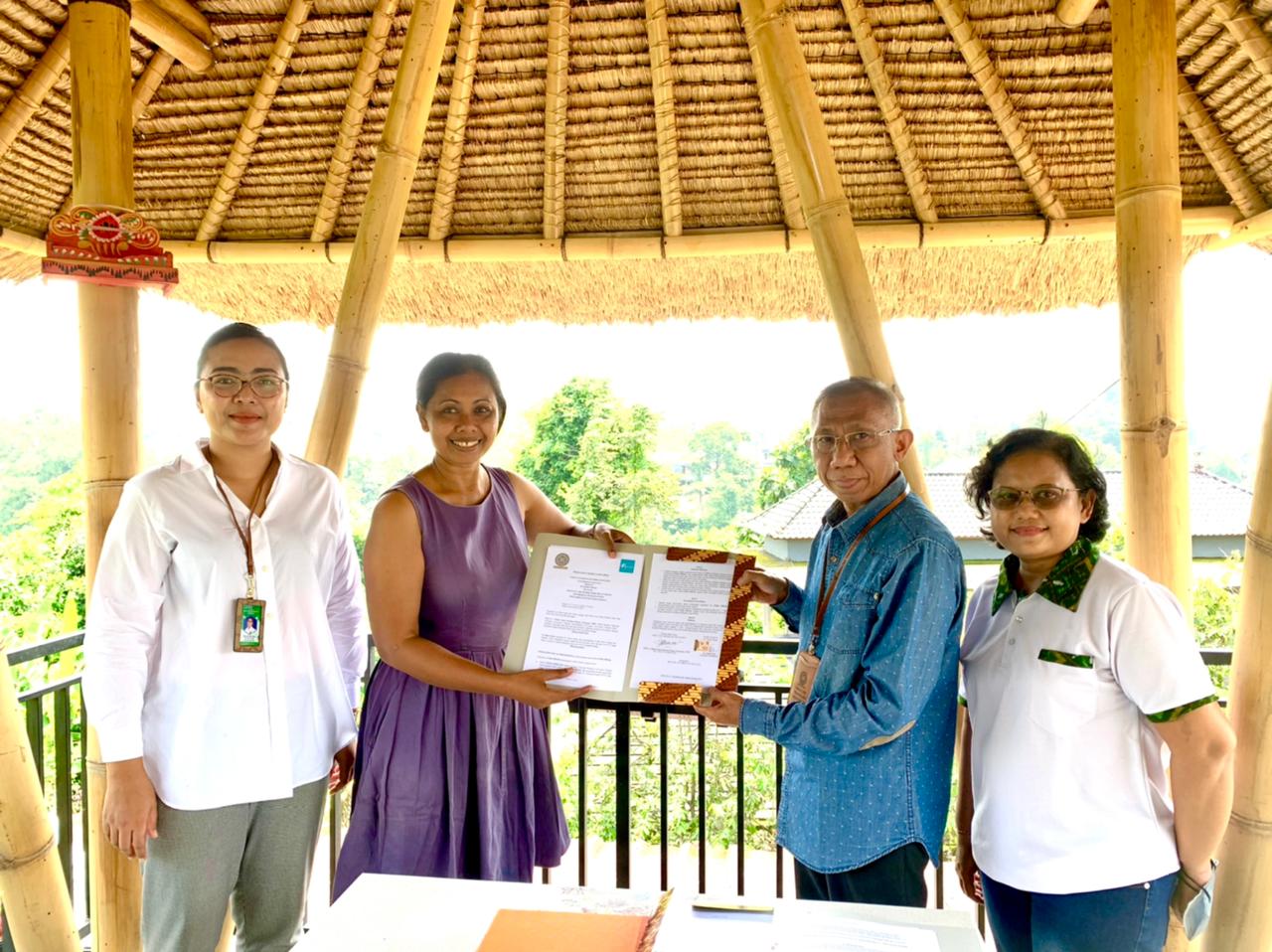 Faculty of Agricultural Technology Udayana University – PT. Karsa Abadi Signs Cooperation Agreement